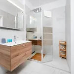 Apartment Wolczanska Pleasant By Bookinghost