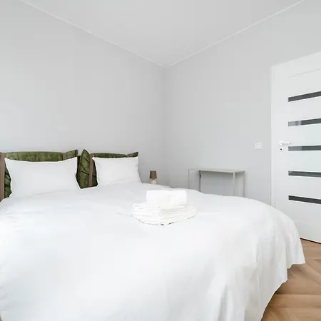 Wolczanska Pleasant By Bookinghost *