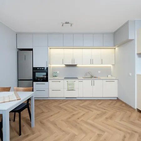 Wolczanska Pleasant By Bookinghost * Łódź