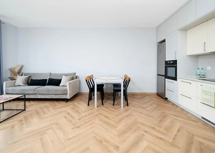 Wolczanska Pleasant By Bookinghost *